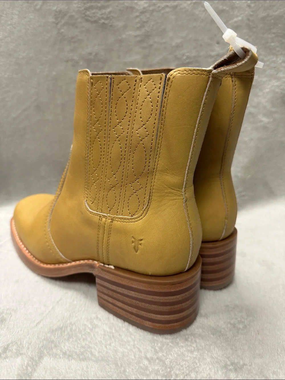 Frye Campus Platform Chelsea Boots Size 9